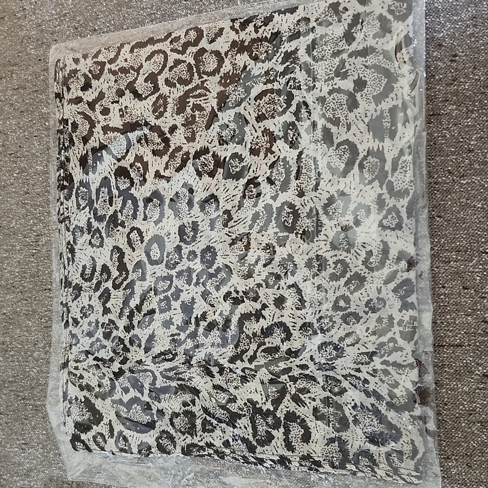 Leopard Print Scarf - Picture 3 of 3